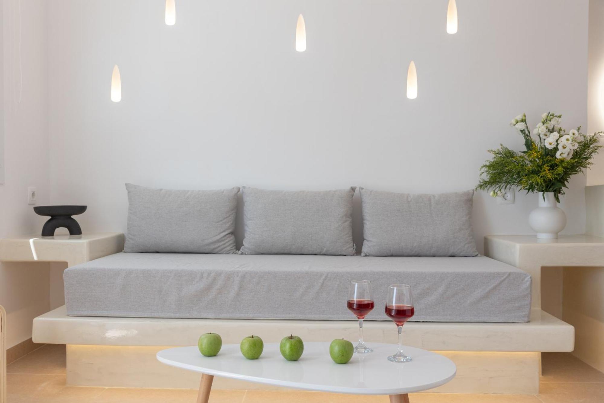 Theophrasti Suites Foinikia  Bagian luar foto
