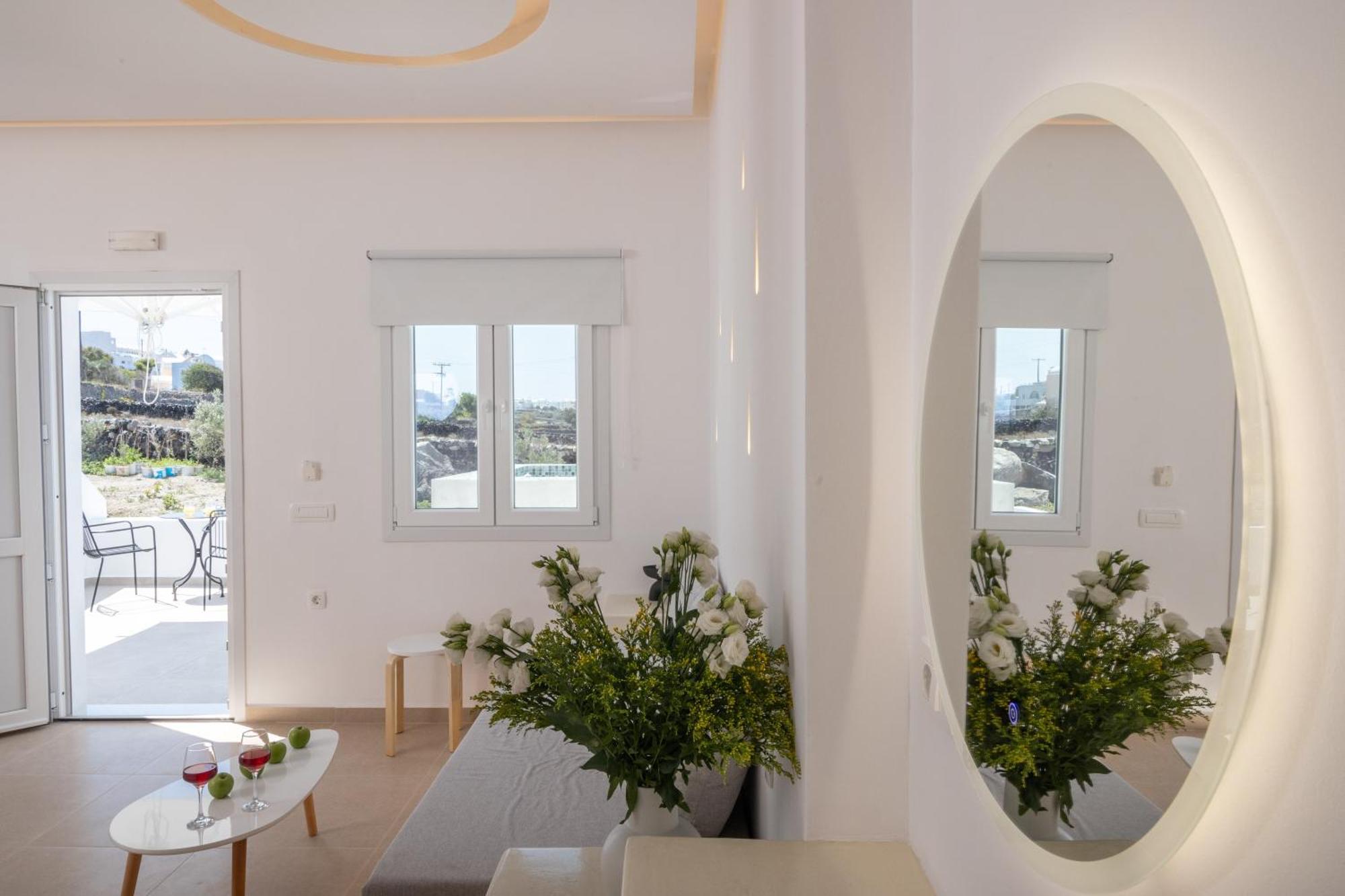Theophrasti Suites Foinikia  Bagian luar foto