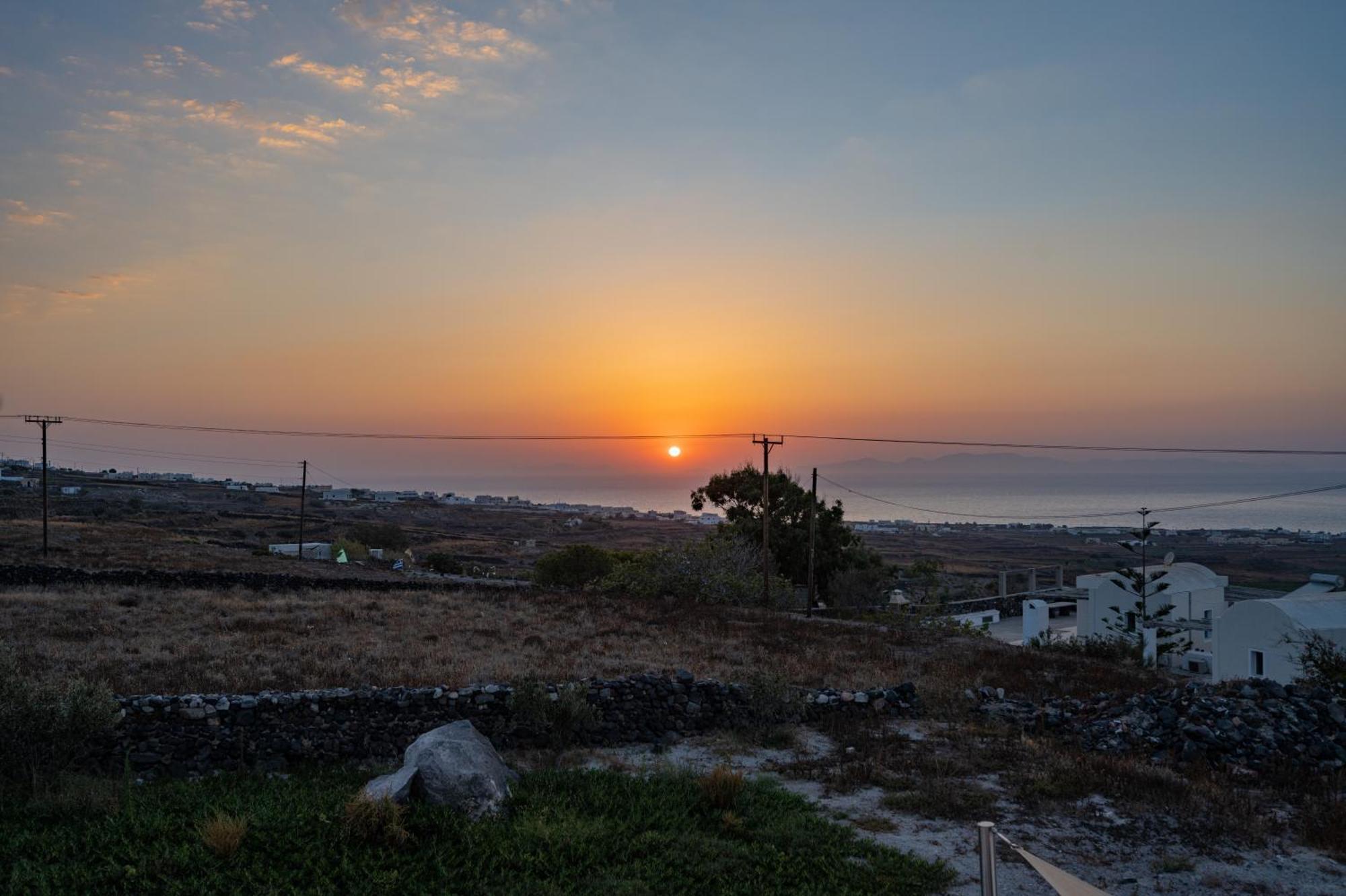 Theophrasti Suites Foinikia  Ruang foto