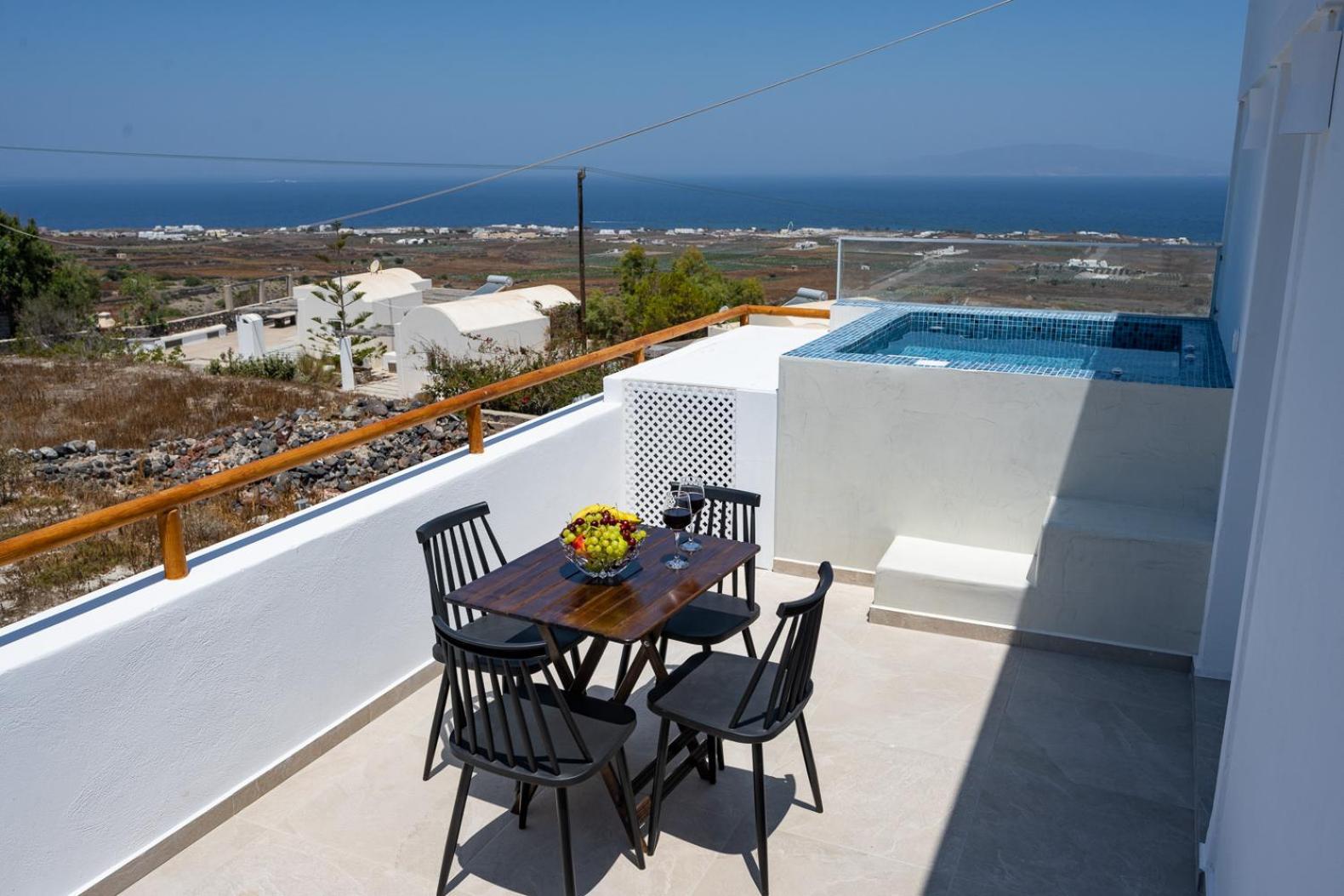 Theophrasti Suites Foinikia  Ruang foto